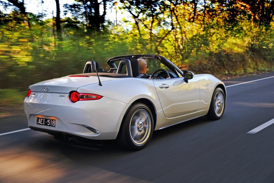  Mazda MX-5 2015 года  (AU) (фото 17 из 30)